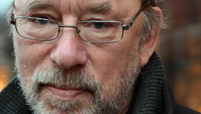 Tor Langbach har gått av som leder av Domstoladministrasjonen, men ligger ikke på latsiden. Tor Langbach har gått av som leder av Domstoladministrasjonen, men ligger ikke på latsiden.