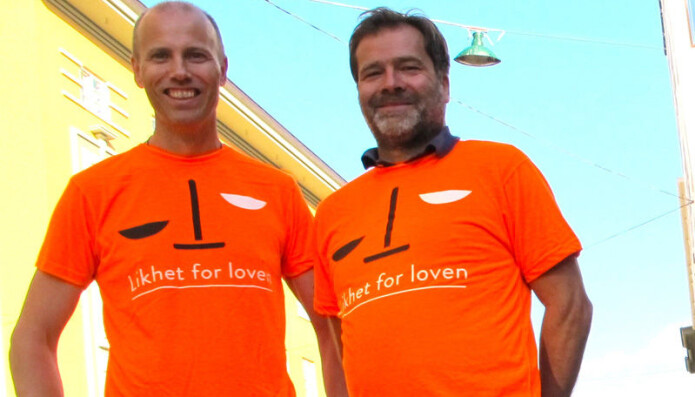 Leder i Aksjonsutvalget, Arild Dyngeland, stod på stand i Bergen sammen med Paal-Henrich Berle under Rettshjelpaksjonen i 2015. Leder i Aksjonsutvalget, Arild Dyngeland, stod på stand i Bergen sammen med Paal-Henrich Berle under Rettshjelpaksjonen i 2015.
