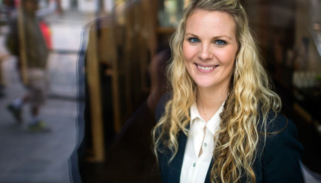 - Mange unge jobber alt for mye, har for lite fritid, og tør ikke å gi beskjed, sier Anette Røsæther. - Mange unge jobber alt for mye, har for lite fritid, og tør ikke å gi beskjed, sier Anette Røsæther.