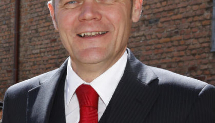 Høyesterettsdommer Arnfinn Bårdsen er nominert til ny norsk dommer i EMD. Høyesterettsdommer Arnfinn Bårdsen er nominert til ny norsk dommer i EMD.