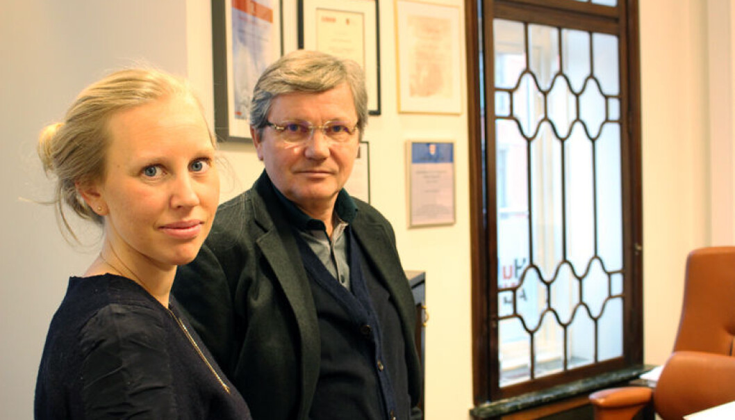 – Den siste oversikten vi fikk over saker viste at ett kontor behandler mange saker mens vi har svært få. Vi har ingenting imot våre advokatkolleger, men synes dette virker merkelig, sier Arild Humlen og Kristin Fagerholt Lund. – Den siste oversikten vi fikk over saker viste at ett kontor behandler mange saker mens vi har svært få. Vi har ingenting imot våre advokatkolleger, men synes dette virker merkelig, sier Arild Humlen og Kristin Fagerholt Lund.