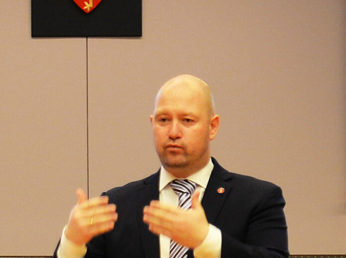 – Vi har en fremtidsrettet og nytenkende domstol, det borger godt for fremtiden, sa justisminister Anders Anundsen. – Vi har en fremtidsrettet og nytenkende domstol, det borger godt for fremtiden, sa justisminister Anders Anundsen.