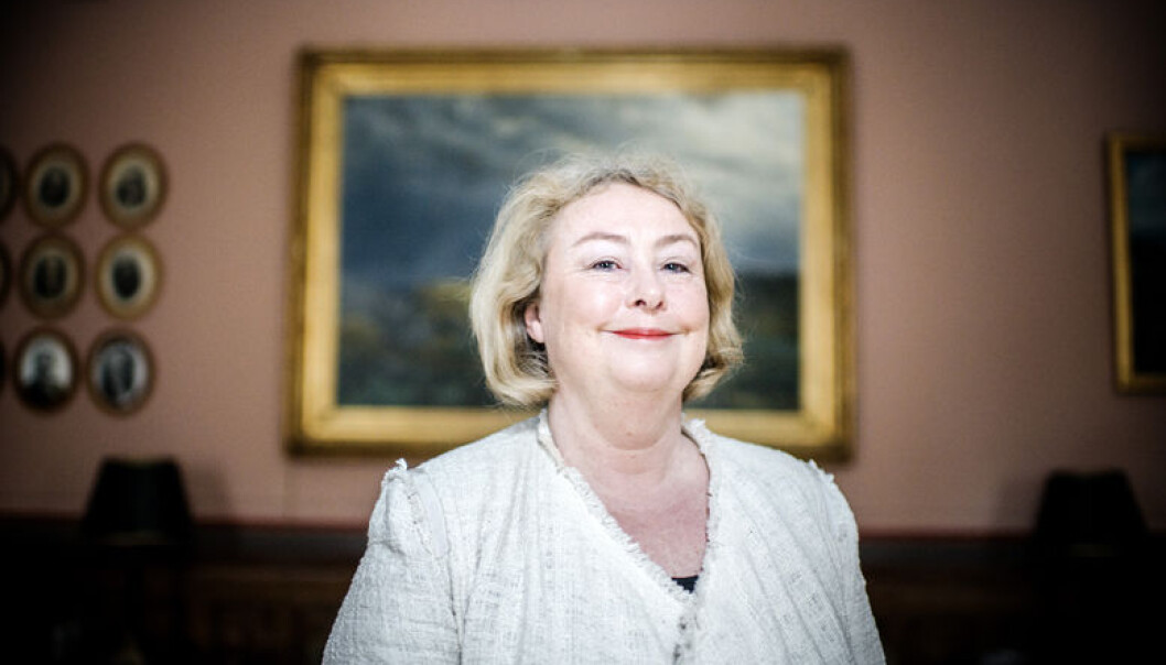 Det at Høyesterett nærmest har blitt en ren prejudikatdomstol, stiller høyere krav til advokatene og dommerne, mener Høyesterettsjustitiarius Toril Marie Øie. Foto: Henrik Evertsson Det at Høyesterett nærmest har blitt en ren prejudikatdomstol, stiller høyere krav til advokatene og dommerne, mener Høyesterettsjustitiarius Toril Marie Øie. Foto: Henrik Evertsson