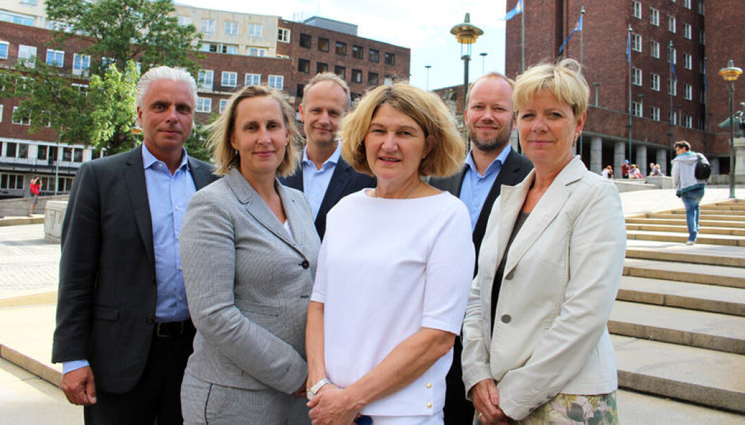 Advokatforeningens ferske utvalg mot hvitvasking møttes i august i Oslo. Fra venstre Einar Edin, Sicilie Tveøy, Tore Mydske, Susanne Munch Thore, Øyvind Precht-Jensen og Kjersti T. Trøbråten. Foto: Henrik Skjevestad Advokatforeningens ferske utvalg mot hvitvasking møttes i august i Oslo. Fra venstre Einar Edin, Sicilie Tveøy, Tore Mydske, Susanne Munch Thore, Øyvind Precht-Jensen og Kjersti T. Trøbråten. Foto: Henrik Skjevestad