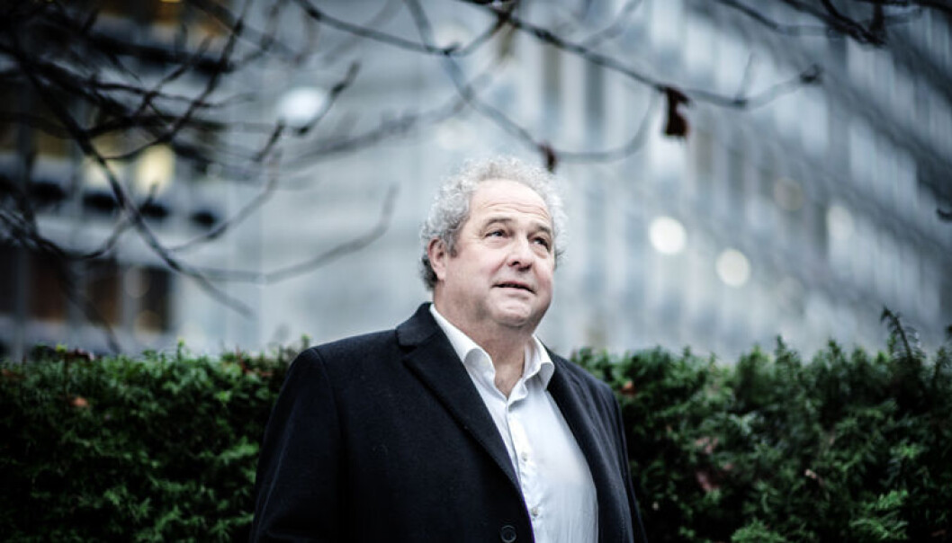- Jeg trenger faktisk ikke jobbe så hardt for å legge bort jobben, sånn mentalt. Jeg er god til å finne av-knappen, sier Ernst Ravnaas. - Jeg trenger faktisk ikke jobbe så hardt for å legge bort jobben, sånn mentalt. Jeg er god til å finne av-knappen, sier Ernst Ravnaas.