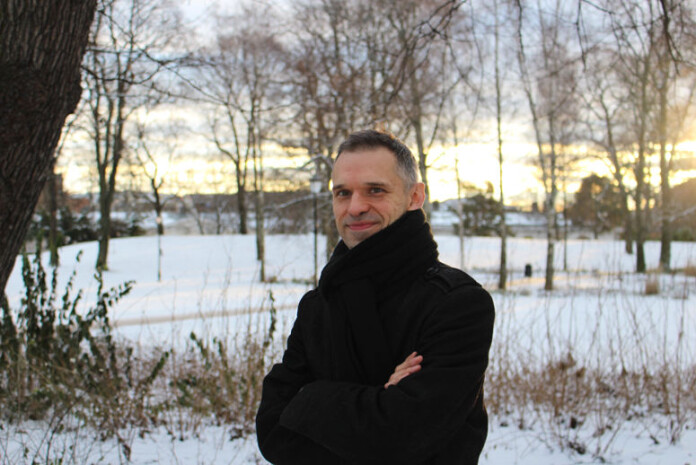 <html><head></head><body> – Etter mitt syn er formålet med de nylig innførte lovendringene å gi utøvende myndighet midler og kompetanse til å kunne påvirke dømmende myndighet, mener advokat Tomasz Nierzwicki.</body></html> <html><head></head><body> – Etter mitt syn er formålet med de nylig innførte lovendringene å gi utøvende myndighet midler og kompetanse til å kunne påvirke dømmende myndighet, mener advokat Tomasz Nierzwicki.</body></html>