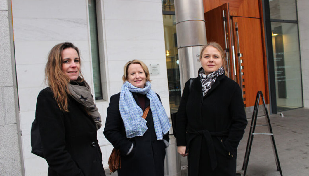 Advokat Cecilie Nakstad (fra v.) med prosjektleder Berit Johannessen og prosjektmedarbeider Nina Søndersrød fra Politidirektoratet. Advokat Cecilie Nakstad (fra v.) med prosjektleder Berit Johannessen og prosjektmedarbeider Nina Søndersrød fra Politidirektoratet.