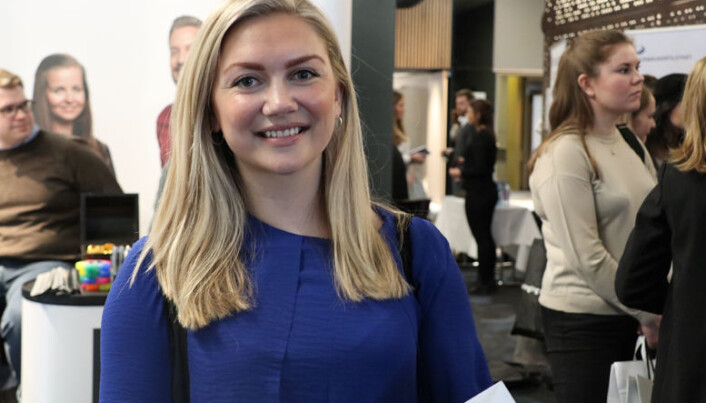 <html><head></head><body> Tora Seljord (26) går siste semester på jussen og var på messedagen for å orientere seg i markedet. - Jeg peiler meg inn på forretnings-juridisk firma, men det må ikke nødvendigvis være et av de største firmaene. Både satsingsområde og trivsel er viktig for meg, sier Seljord.</body></html> <html><head></head><body> Tora Seljord (26) går siste semester på jussen og var på messedagen for å orientere seg i markedet. - Jeg peiler meg inn på forretnings-juridisk firma, men det må ikke nødvendigvis være et av de største firmaene. Både satsingsområde og trivsel er viktig for meg, sier Seljord.</body></html>