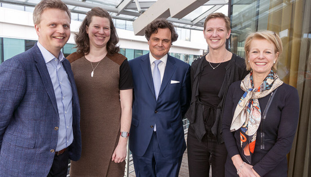 EKSPERTPANELET: Vegard Kolbjørnsrud fra BI (til venstre), Heidi Dahl fra Sintef Digital, Svein Gerhard Simonnæs fra BAHR, ordstyrer Tale Skjølsvik fra Høgskolen i Oslo og Akershus og Merete Smith fra Advokatforeningen. EKSPERTPANELET: Vegard Kolbjørnsrud fra BI (til venstre), Heidi Dahl fra Sintef Digital, Svein Gerhard Simonnæs fra BAHR, ordstyrer Tale Skjølsvik fra Høgskolen i Oslo og Akershus og Merete Smith fra Advokatforeningen.