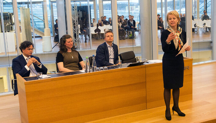 Fra venstre Svein Gerhard Simonnæs, Heidi Dahl, Vegard Kolbjørnsrud og Merete Smith. Fra venstre Svein Gerhard Simonnæs, Heidi Dahl, Vegard Kolbjørnsrud og Merete Smith.