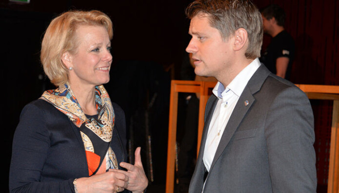 Merete Smith og Peter Frølich i diskusjon etter et foredrag om Norsk kriminalpolitikk tidligere i år. Foto: Nina Schmidt Merete Smith og Peter Frølich i diskusjon etter et foredrag om Norsk kriminalpolitikk tidligere i år. Foto: Nina Schmidt