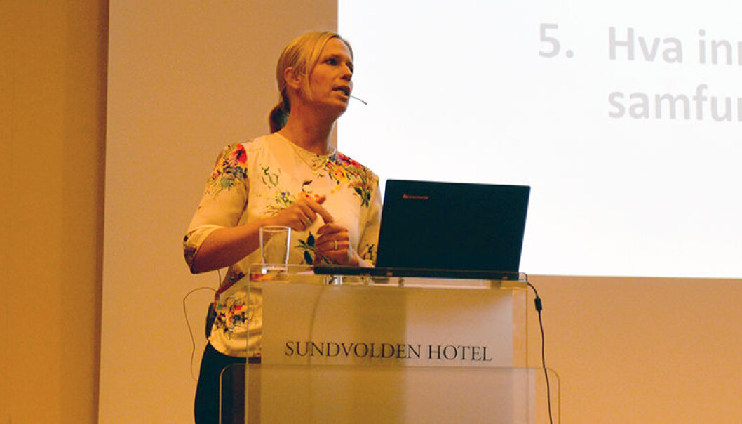 Tidligere statsadvokat, nå tingrettsdommer Inga Bejer Engh vil bli barneombud. Her fra Forsvarerseminaret i 2016, der hun innledet om forsvarerrollen sett fra dommerbordet. Tidligere statsadvokat, nå tingrettsdommer Inga Bejer Engh vil bli barneombud. Her fra Forsvarerseminaret i 2016, der hun innledet om forsvarerrollen sett fra dommerbordet.