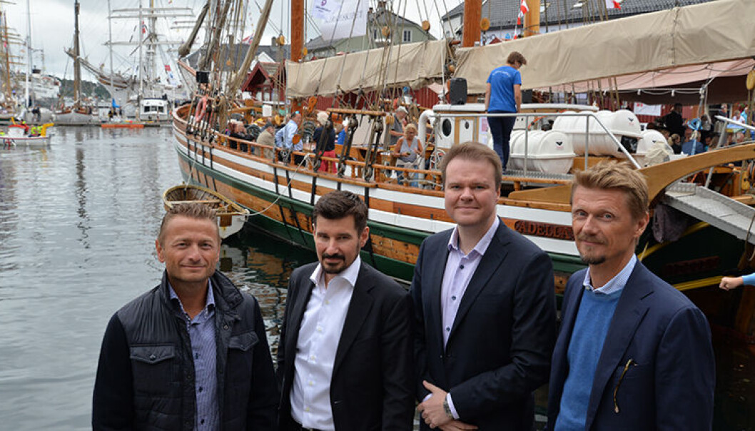 Å være i Arendal er en nyttig vitamininnsprøytning, og neste år vil vi kanskje ha et eget arrangement. Advokater bør dele av sine kunnskaper for å få en enda bredere samfunnsdebatt, sier managing partner Bjørnar Alterskjær i Kluge (nr. to fra v.). Fra v. Bosse Langaas, Alterskjær, Ove Vanebo og Steffen Asmundsson. Å være i Arendal er en nyttig vitamininnsprøytning, og neste år vil vi kanskje ha et eget arrangement. Advokater bør dele av sine kunnskaper for å få en enda bredere samfunnsdebatt, sier managing partner Bjørnar Alterskjær i Kluge (nr. to fra v.). Fra v. Bosse Langaas, Alterskjær, Ove Vanebo og Steffen Asmundsson.
