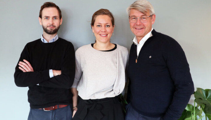 <html><head></head><body> De automatiserte utleiekontraktene er resultatet av et samarbeid mellom Huseiernes Landsforbund og Lawbotics. F.v advokat Morten Fæste, gründer av Lawbotics Merete Nygaard og generalsekretær i Huseiernes Landsforbund, Morten Andreas Meyer.</body></html> <html><head></head><body> De automatiserte utleiekontraktene er resultatet av et samarbeid mellom Huseiernes Landsforbund og Lawbotics. F.v advokat Morten Fæste, gründer av Lawbotics Merete Nygaard og generalsekretær i Huseiernes Landsforbund, Morten Andreas Meyer.</body></html>