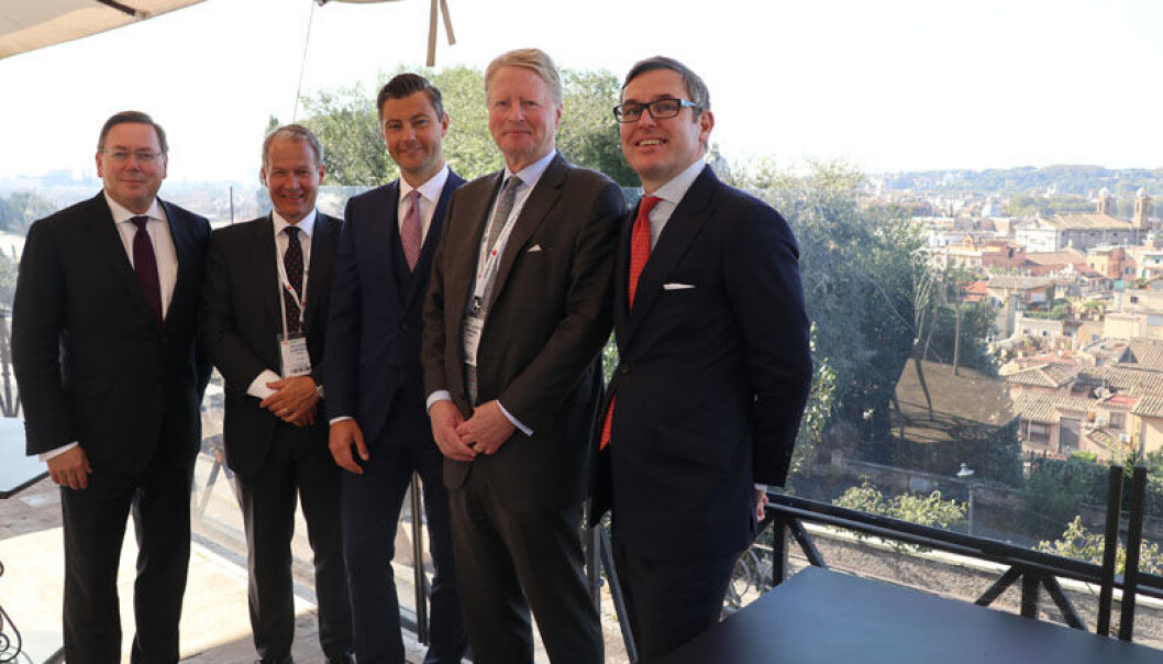 BAHR-partnerne Morten Smørdal, Richard Sjøqvist, Øystein Guvåg, Rolf Johan Ringdal og Lars Kristian Sande inviterte til frokost i Casina Valadier BAHR-partnerne Morten Smørdal, Richard Sjøqvist, Øystein Guvåg, Rolf Johan Ringdal og Lars Kristian Sande inviterte til frokost i Casina Valadier