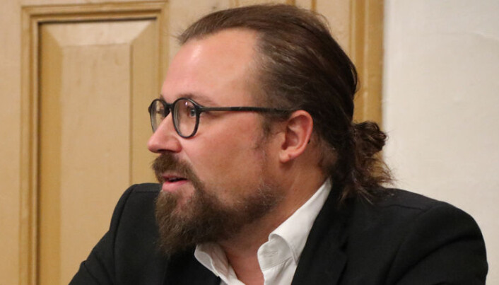<html><head></head><body> Prodekan Alf Petter Høgberg vil se på tiltak for å minske karakterpresset på jusstudiet.</body></html> <html><head></head><body> Prodekan Alf Petter Høgberg vil se på tiltak for å minske karakterpresset på jusstudiet.</body></html>