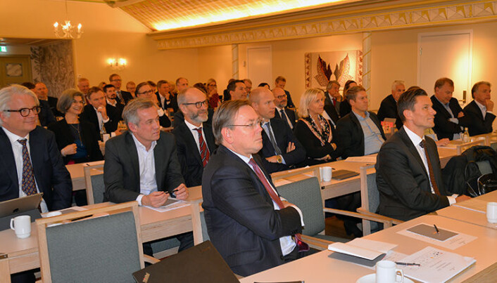 MP-er og ledere fra de førti største norske advokatfirmaene i Norge var invitert til Den store firmadagen i regi av Advokatforeningen. MP-er og ledere fra de førti største norske advokatfirmaene i Norge var invitert til Den store firmadagen i regi av Advokatforeningen.