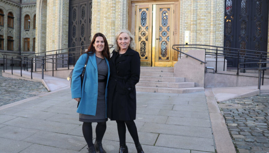 Hege Salomon (t.v.) og Kristin Fagerheim Hammervik foreslår nye endringer i straffeloven og unntak om minstestraff, og var nylig i et møte på Stortinget for å drøfte forslaget. Foto: Henrik Skjevestad Hege Salomon (t.v.) og Kristin Fagerheim Hammervik foreslår nye endringer i straffeloven og unntak om minstestraff, og var nylig i et møte på Stortinget for å drøfte forslaget. Foto: Henrik Skjevestad