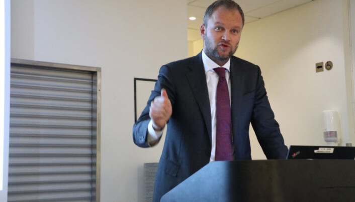 <html><head></head><body> BAHR-partner Øystein Myre under foredraget "Survival guide for advokatfullmektiger" arrangert av Yngre advokater. Foto: Henrik Skjevestad</body></html> <html><head></head><body> BAHR-partner Øystein Myre under foredraget "Survival guide for advokatfullmektiger" arrangert av Yngre advokater. Foto: Henrik Skjevestad</body></html>