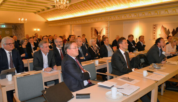 <html><head></head><body> Ledere fra landets førti største advokatfirmaer var invitert til Advokatforeningens arrangement.</body></html> <html><head></head><body> Ledere fra landets førti største advokatfirmaer var invitert til Advokatforeningens arrangement.</body></html>