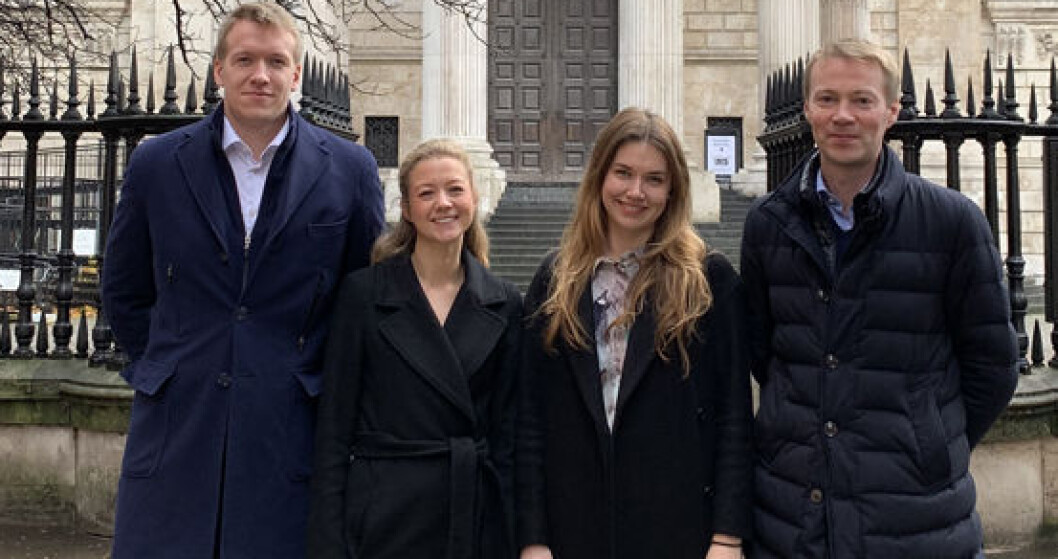Advokatfullmektigene (f.v.) Simon Ulleland, Linn Andrea Nordhus, og Miriam Eriksen var sammen med Lars Eirik G. Røsås de ansatte ved Thommessens London-kontor pr. desember 2018. Advokatfullmektigene (f.v.) Simon Ulleland, Linn Andrea Nordhus, og Miriam Eriksen var sammen med Lars Eirik G. Røsås de ansatte ved Thommessens London-kontor pr. desember 2018.