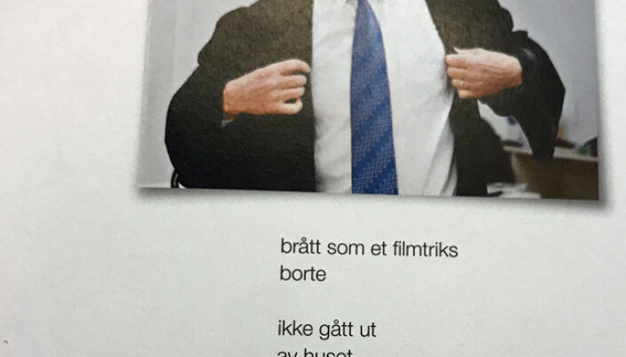<html><head></head><body> Harald Stabell avbildet i advokatkappe på baksiden av programmet til bisettelsen.</body></html> <html><head></head><body> Harald Stabell avbildet i advokatkappe på baksiden av programmet til bisettelsen.</body></html>