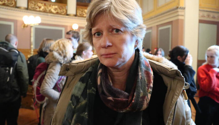 <html><head></head><body> Leder av Gjenopptakelseskommisjonen, Siv Hallgren var tilstede under forestillingen torsdag.</body></html> <html><head></head><body> Leder av Gjenopptakelseskommisjonen, Siv Hallgren var tilstede under forestillingen torsdag.</body></html>