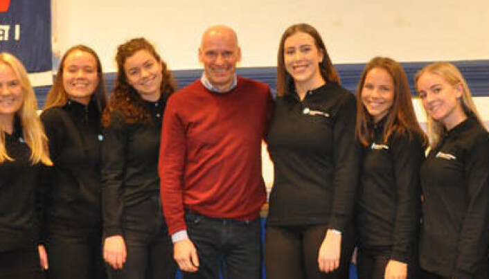 <html><head></head><body> Advokat Geir Lippestad besøkte studenter ved fakultetet i Bergen for å dele av sin egen arbeidserfaring. Her med ALD-styret, f.v. Hanna Kristine Brekke, Lucie Fossum Simonsen, Ingeborg Johnsen Morken, Vilde Karoline Lindsetmo Trana, Synne Riise Halvorsen, Hedvig Andrea Jæger, Karoline Larsen Lindstrøm og Maria Bahramfarsi Foto: ALD</body></html> <html><head></head><body> Advokat Geir Lippestad besøkte studenter ved fakultetet i Bergen for å dele av sin egen arbeidserfaring. Her med ALD-styret, f.v. Hanna Kristine Brekke, Lucie Fossum Simonsen, Ingeborg Johnsen Morken, Vilde Karoline Lindsetmo Trana, Synne Riise Halvorsen, Hedvig Andrea Jæger, Karoline Larsen Lindstrøm og Maria Bahramfarsi Foto: ALD</body></html>