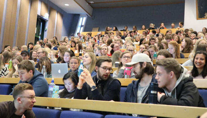 <html><head></head><body> Full sal da studentene ved Det juridiske fakultet i Bergen inviterte til foredrag med Geir Lippestad.</body></html> <html><head></head><body> Full sal da studentene ved Det juridiske fakultet i Bergen inviterte til foredrag med Geir Lippestad.</body></html>