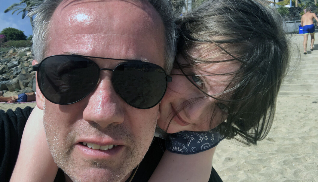 Advokat Morten Goller tok seg tid til en velfortjent vinterferie med familien etter gallakåringen. Her med datteren Julia (7). Foto: Privat Advokat Morten Goller tok seg tid til en velfortjent vinterferie med familien etter gallakåringen. Her med datteren Julia (7). Foto: Privat