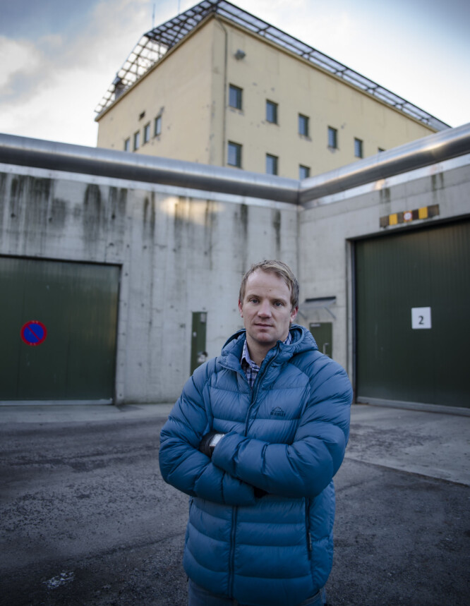 - Det jeg tror kan endre bruken av isolasjon i Norge, er en rettskjennelse som slår fast at isolasjon bryter med Norges folkerettslige forpliktelser, sier Bendik Falch-Koslung. - Det jeg tror kan endre bruken av isolasjon i Norge, er en rettskjennelse som slår fast at isolasjon bryter med Norges folkerettslige forpliktelser, sier Bendik Falch-Koslung.