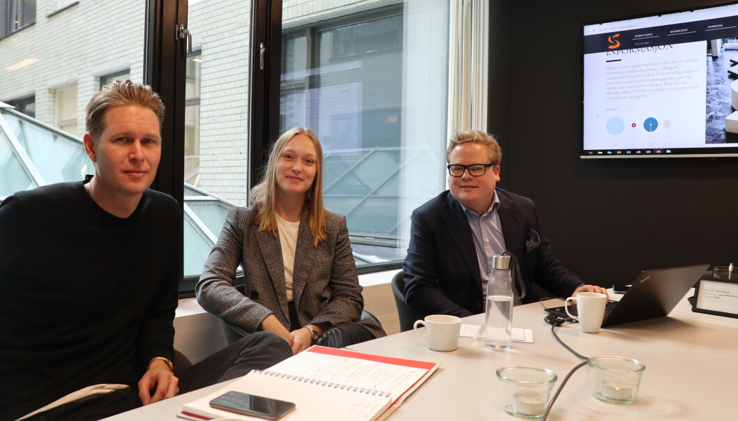 Henrik Josefsson (t.v.), Silje Strømmen og Rolf Aaneland trekker frem Selmer som et av advokatfirmaene med gode, og litt annerledes nettsider. Henrik Josefsson (t.v.), Silje Strømmen og Rolf Aaneland trekker frem Selmer som et av advokatfirmaene med gode, og litt annerledes nettsider.