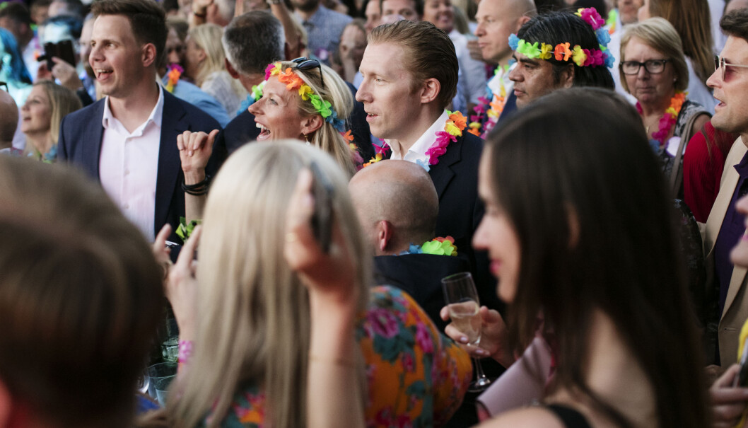 God stemning på advokatfesten i fjor, der artisten Halie og deretter Postgirobygget løftet stemningen. Foto: Monica Kvaale. God stemning på advokatfesten i fjor, der artisten Halie og deretter Postgirobygget løftet stemningen. Foto: Monica Kvaale.