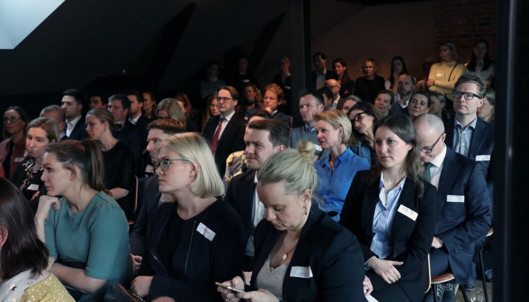 Full sal da Advokatforeningens kvinneutvalg inviterte til debatt og inspirasjonsseminar i samarbeid med #Hunspanderer. Full sal da Advokatforeningens kvinneutvalg inviterte til debatt og inspirasjonsseminar i samarbeid med #Hunspanderer.