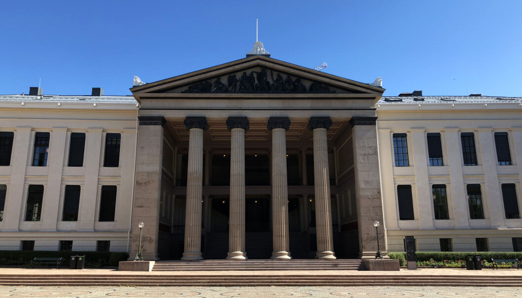 Nå tilbys det også en bachelor i klarspråk ved Universitetet i Oslo, som blant tar for seg forholdet mellom lingvistikk og juss. Nå tilbys det også en bachelor i klarspråk ved Universitetet i Oslo, som blant tar for seg forholdet mellom lingvistikk og juss.