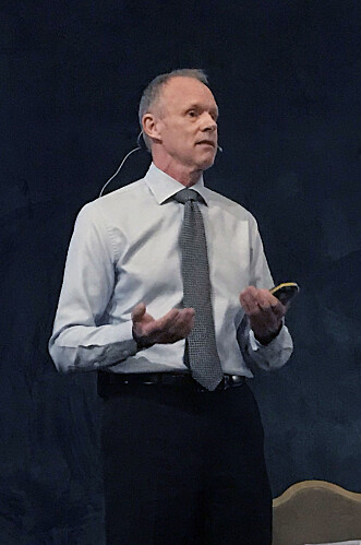 FNs spesialrådgiver Sturla Henriksen innledet konferansen. FNs spesialrådgiver Sturla Henriksen innledet konferansen.