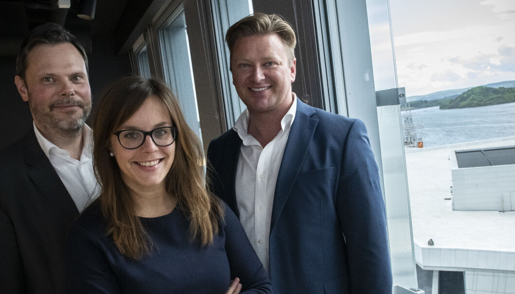 Fornøyde arrangører: Advokatene Nils Lie, Liss Sunde og Ole André Oftebro. Sjekk utsikten! Fornøyde arrangører: Advokatene Nils Lie, Liss Sunde og Ole André Oftebro. Sjekk utsikten!