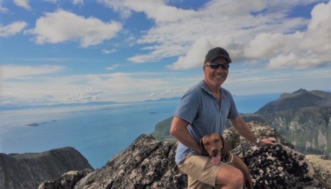Wikborg Rein-partneren og friluftsmann Trond Eilertsen er i 2019 anerkjent av Finansavisen som landets beste shipping-og offshore advokat, ikke for første gang. Her avbildet i Lofoten, med lykkelig hund. Foto: Privat Wikborg Rein-partneren og friluftsmann Trond Eilertsen er i 2019 anerkjent av Finansavisen som landets beste shipping-og offshore advokat, ikke for første gang. Her avbildet i Lofoten, med lykkelig hund. Foto: Privat