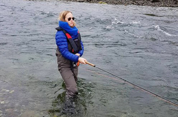 Birte Hansen Nordgård på fluefiske i Jægervasselva i Nord-Troms. Hennes hobbier er fluefiske, klatring, randoneeski og fjellturer, samt svømming. Birte Hansen Nordgård på fluefiske i Jægervasselva i Nord-Troms. Hennes hobbier er fluefiske, klatring, randoneeski og fjellturer, samt svømming.