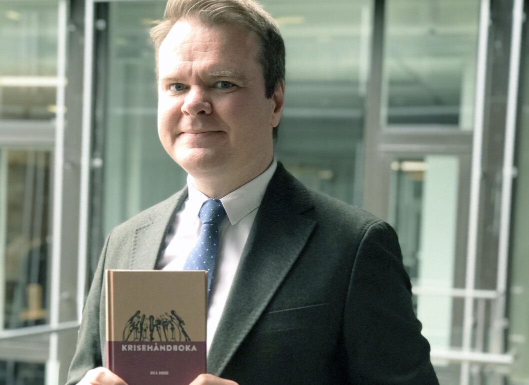 Ove Vanebo er aktuell med en ny bok om krisehåndtering. Ove Vanebo er aktuell med en ny bok om krisehåndtering.