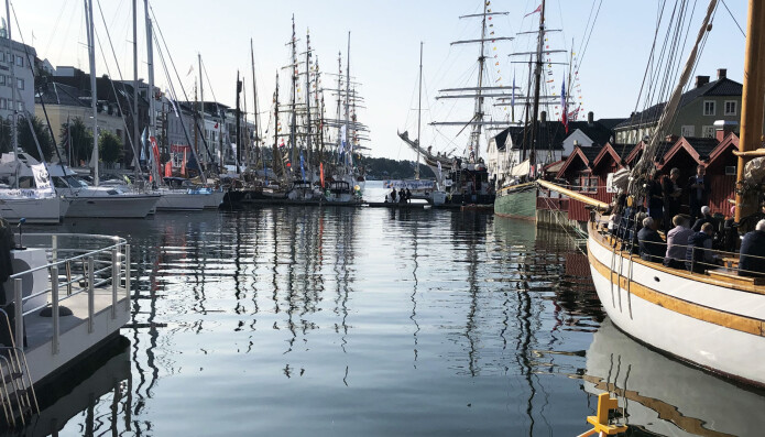 I Pollen ligger seilskutene Stasraad Lehmkuhl, Sørlandet og Christian Radich, og et hav av andre fartøyer. I Pollen ligger seilskutene Stasraad Lehmkuhl, Sørlandet og Christian Radich, og et hav av andre fartøyer.