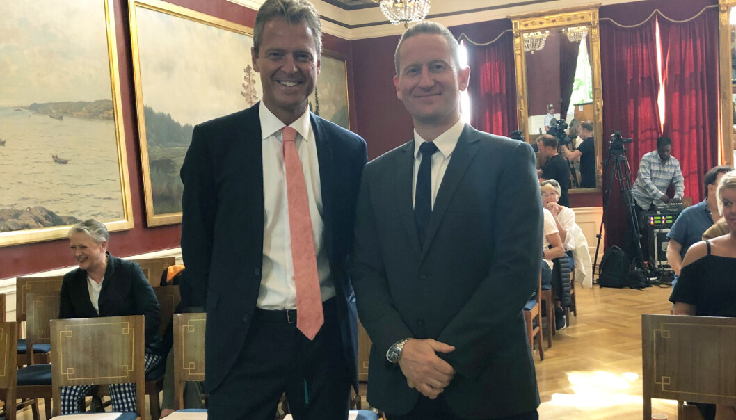 Advokatforeningens leder Jens Johan Hjort og statsadvokat Tomasz Edsberg før rollespillet startet. Foto: Nina Schmidt Advokatforeningens leder Jens Johan Hjort og statsadvokat Tomasz Edsberg før rollespillet startet. Foto: Nina Schmidt
