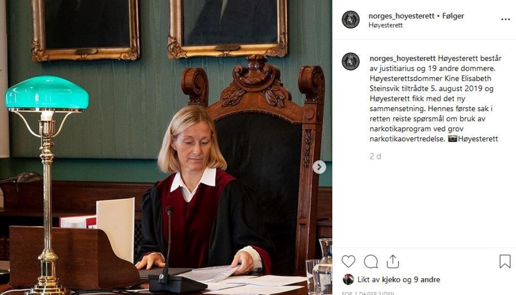 Høyesterettsdommer Kine Elisabeth Steinsvik begynte 5. august, og har fått en egen post. Høyesterettsdommer Kine Elisabeth Steinsvik begynte 5. august, og har fått en egen post.