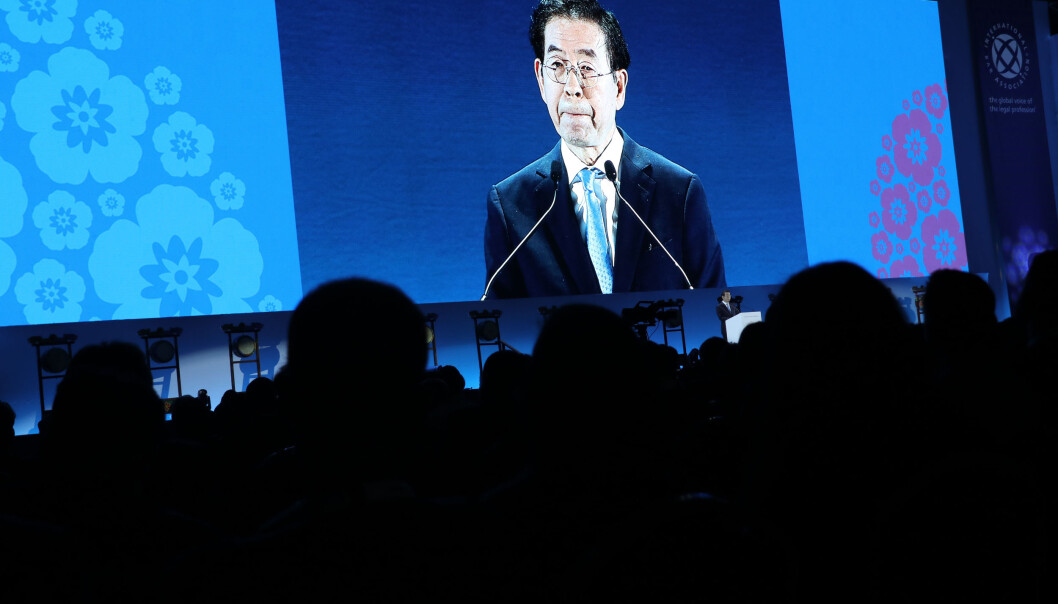 Park Won Soon har bred erfaring som advokat, og vært ordfører i Seoul siden oktober 2011. Park Won Soon har bred erfaring som advokat, og vært ordfører i Seoul siden oktober 2011.