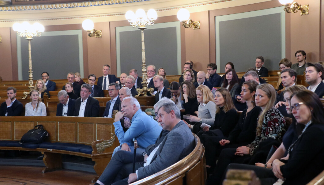 Både akademikere, forretningsadvokater og studenter var tilstede under åpningen av det nye senteret i Oslo onsdag ettermiddag. Både akademikere, forretningsadvokater og studenter var tilstede under åpningen av det nye senteret i Oslo onsdag ettermiddag.