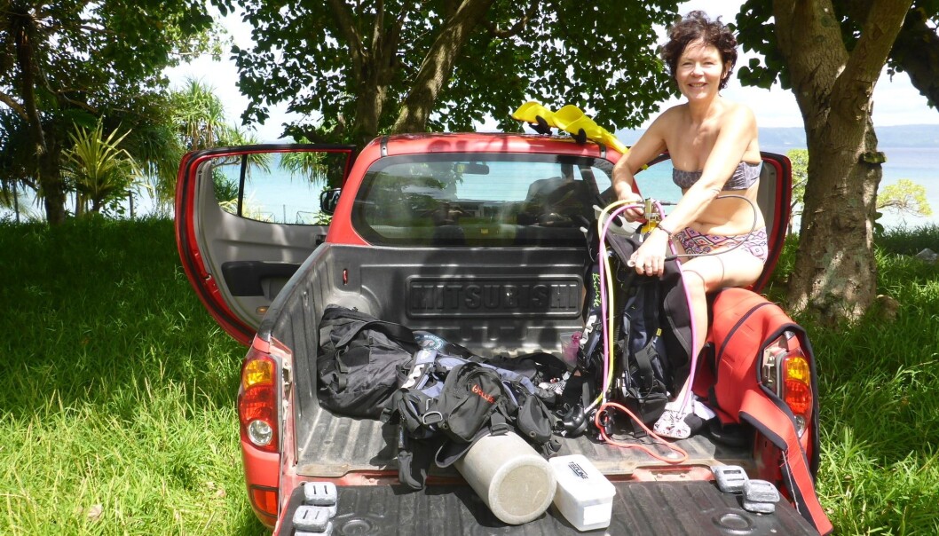 Hovednedslagsfeltet for Anne Nesheims dykkeresort blir Australia, New Zealand – og Nesodden selvfølgelig. Her forbereder hun dykkeutstyr på Vanuatu. Foto: Privat/@nesheimanne Hovednedslagsfeltet for Anne Nesheims dykkeresort blir Australia, New Zealand – og Nesodden selvfølgelig. Her forbereder hun dykkeutstyr på Vanuatu. Foto: Privat/@nesheimanne