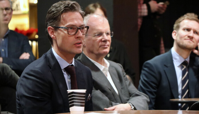 Wikborg Rein-partner Kaare Shetelig var blant advokatene som tok ordet i debatten. Wikborg Rein-partner Kaare Shetelig var blant advokatene som tok ordet i debatten.
