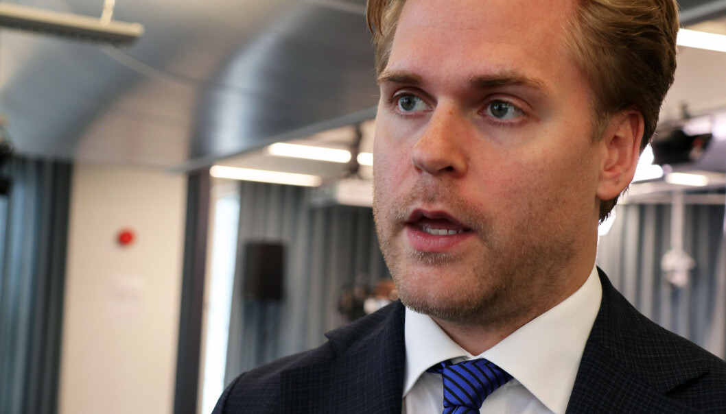 Statssekretær i Justis- og beredskapsdepartementet, Kristoffer Sivertsen (Frp), skriver om internadvokaters taushetsplikt. Statssekretær i Justis- og beredskapsdepartementet, Kristoffer Sivertsen (Frp), skriver om internadvokaters taushetsplikt.