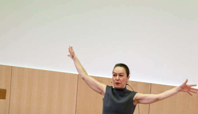 Kunstner Marianne Heier fikk stor applaus for sin tale. Kunstner Marianne Heier fikk stor applaus for sin tale.
