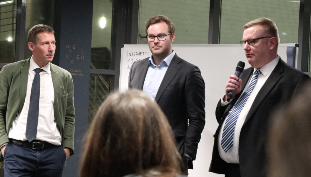 Kurset i Jus Lab i Oslo var fulltegnet. På Advokatforeningen.no finnes det en åpen liste over advokater som deltok på kurset. F.v advokat Tom Sørum, juridisk utreder ved EFTA-domstolen Håvard Ormberg og Olav Lægreid. Kurset i Jus Lab i Oslo var fulltegnet. På Advokatforeningen.no finnes det en åpen liste over advokater som deltok på kurset. F.v advokat Tom Sørum, juridisk utreder ved EFTA-domstolen Håvard Ormberg og Olav Lægreid.
